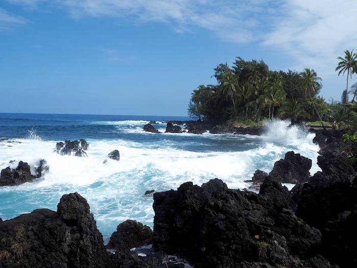 Driving the Scenic Road to Hana - Free Two Roam